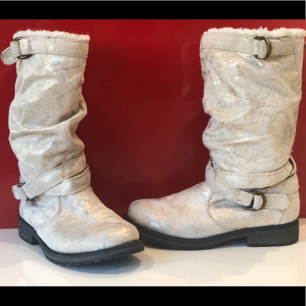Roxy off white winter boots! EUC! Shimmer effect